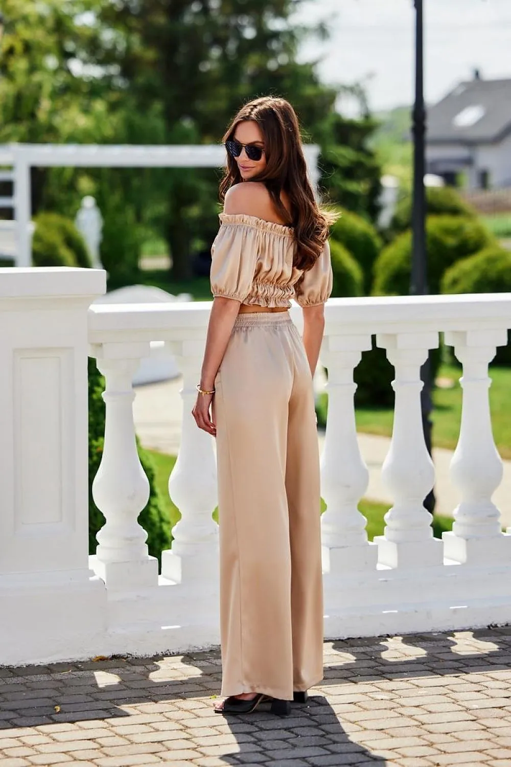 TEEK - Off-Shoulder Cropped Blouse