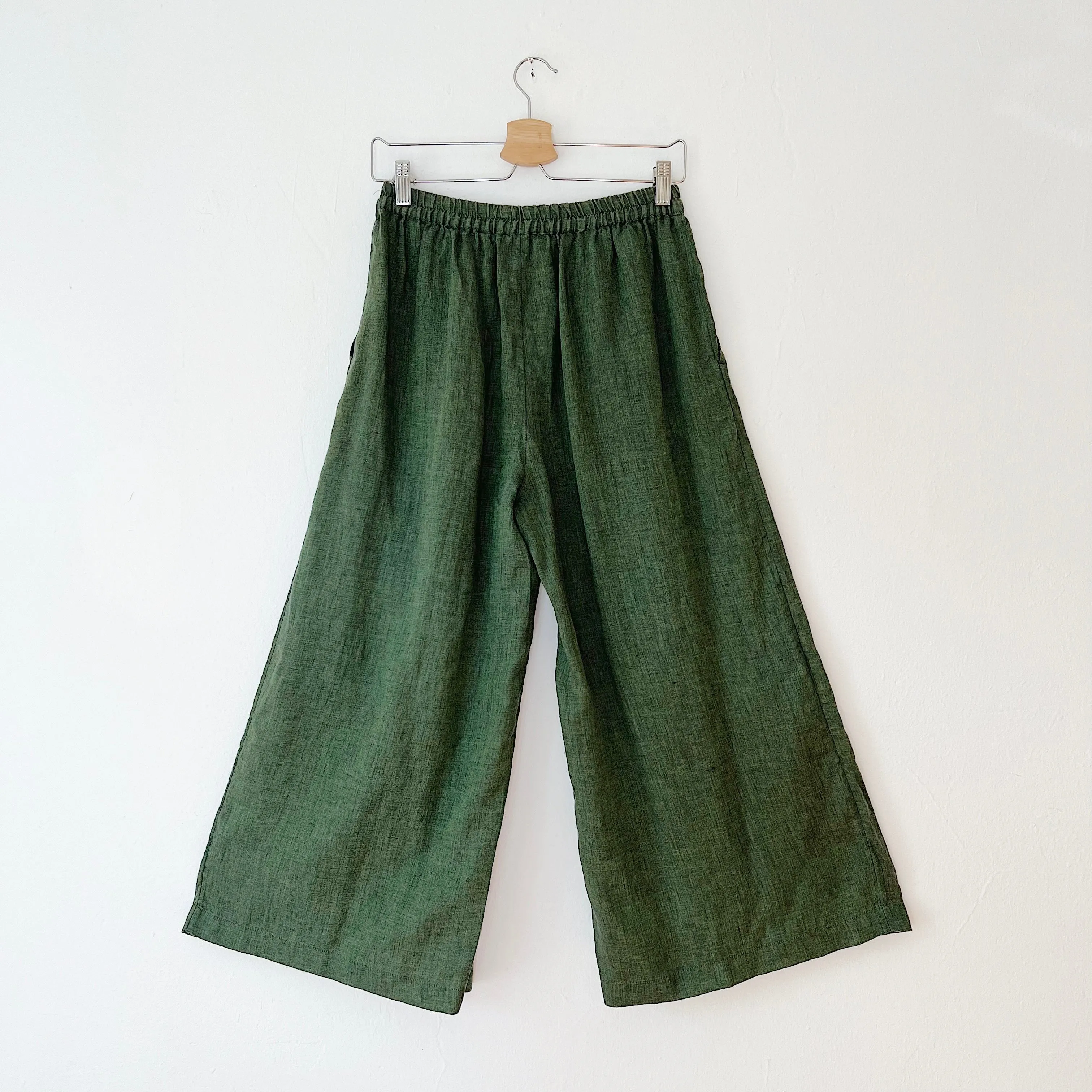 Yuvita | Crop Wide Leg Pants in Green Melange